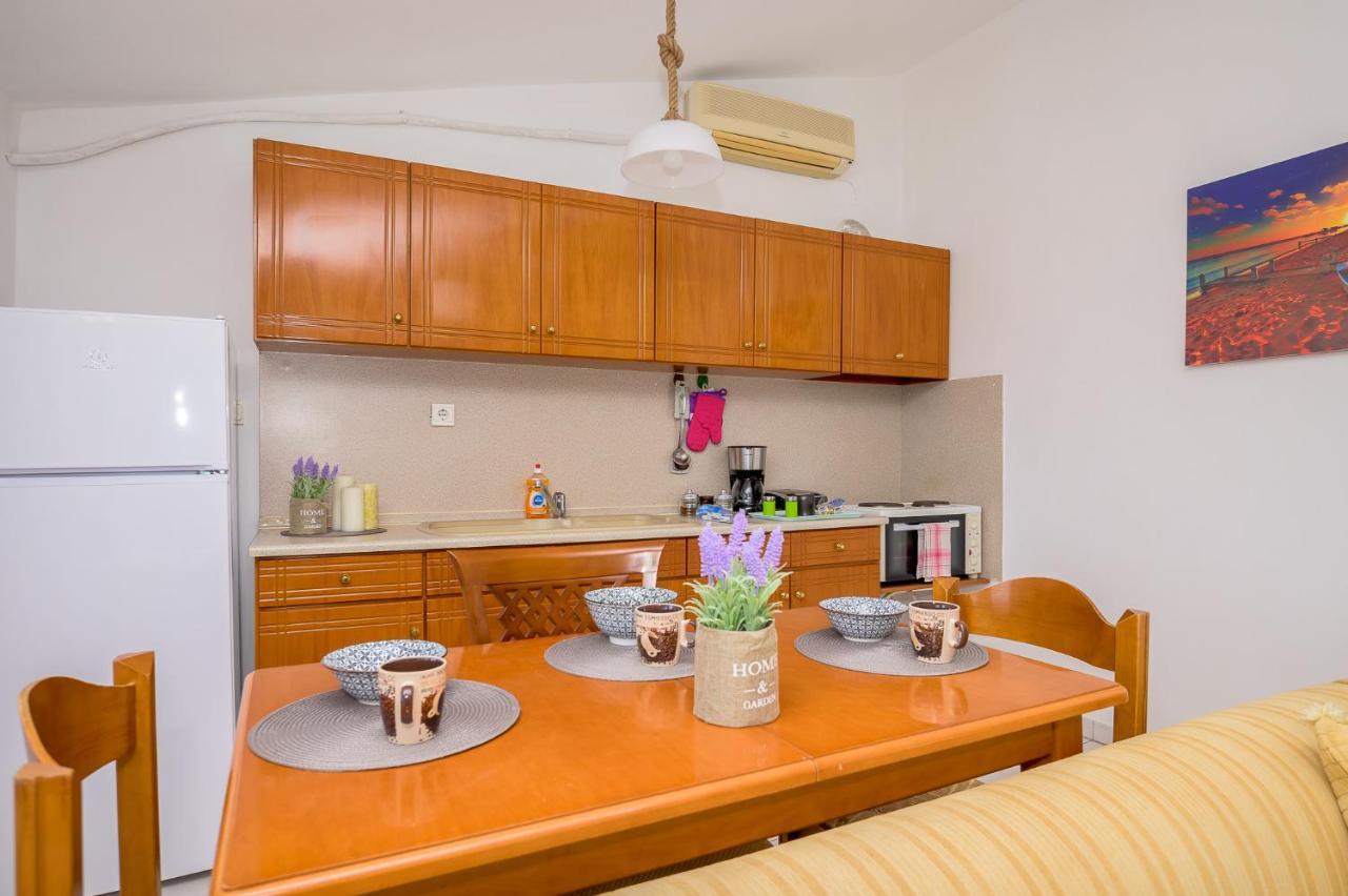 City Melody Apartment With Private Parking อเล็กซานโดรโพลิส ภายนอก รูปภาพ