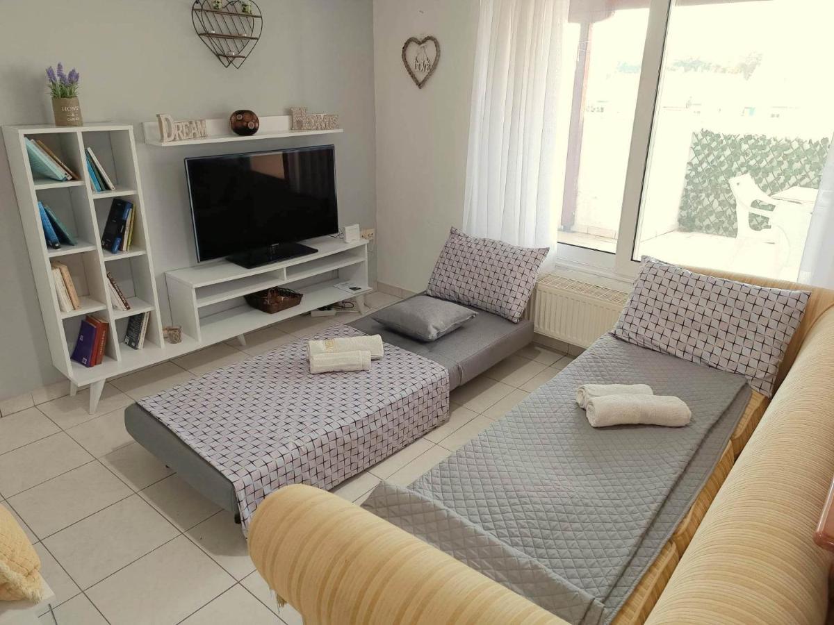 City Melody Apartment With Private Parking อเล็กซานโดรโพลิส ภายนอก รูปภาพ
